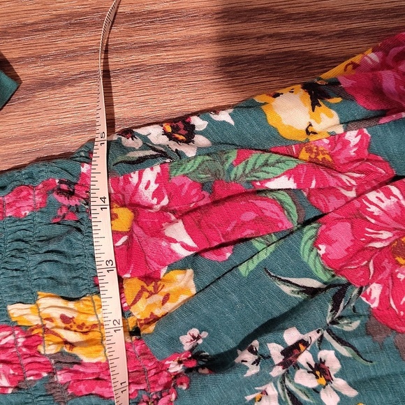 Torrid Ladies Floral Blouse,  Size M/L,  Torrid Summer Floral Top and Blouse - Picture 9 of 11